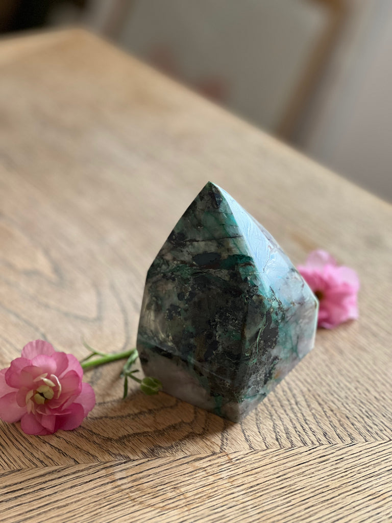 NATURAL GREEN CRYSTAL