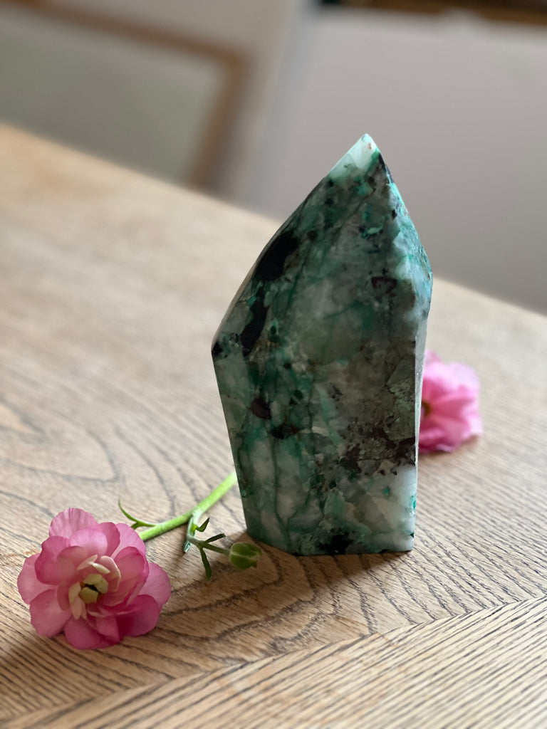 NATURAL GREEN CRYSTAL II